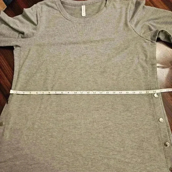 Ideology Gray Long Sleeve Round Neck Side Snap Long Tunic Plus 1X EUC - Picture 9 of 14